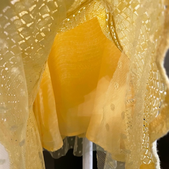 HP🌸🌼 J.O.A. | Lace Detail Ruffle Hem Dress. XS. Yellow. Multi Textured Lace. - Picture 11 of 12